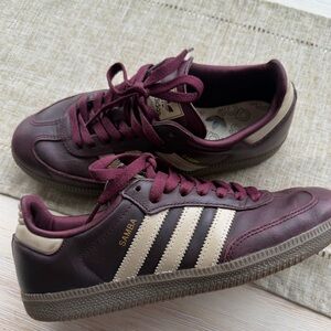 adidas Samba Low-Top Sneakers in Burgundy and Cream